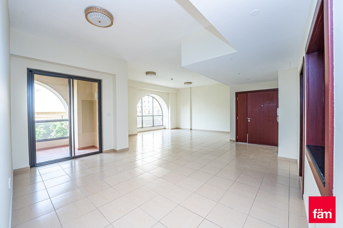 Corner | Panoramic Sea Views | Vacant | Exclusive
