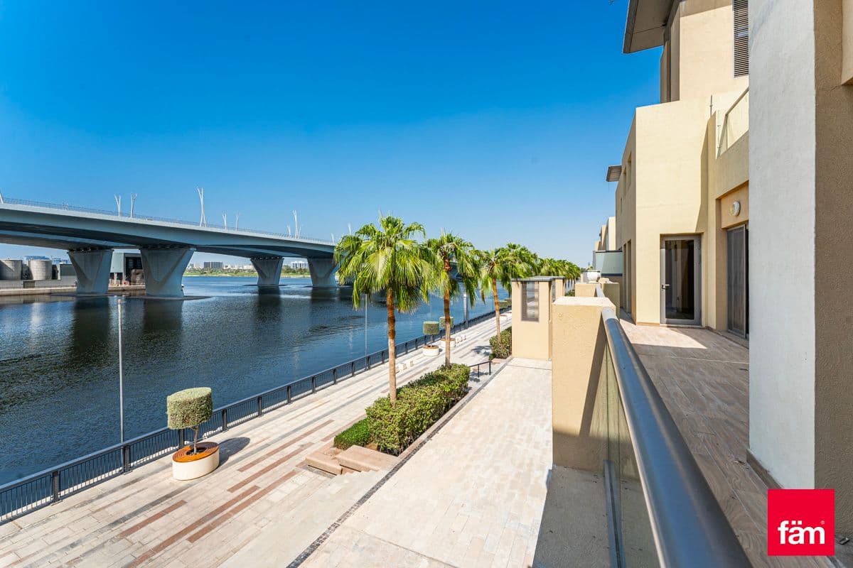 Waterfront | Storage| Spacious | Maids