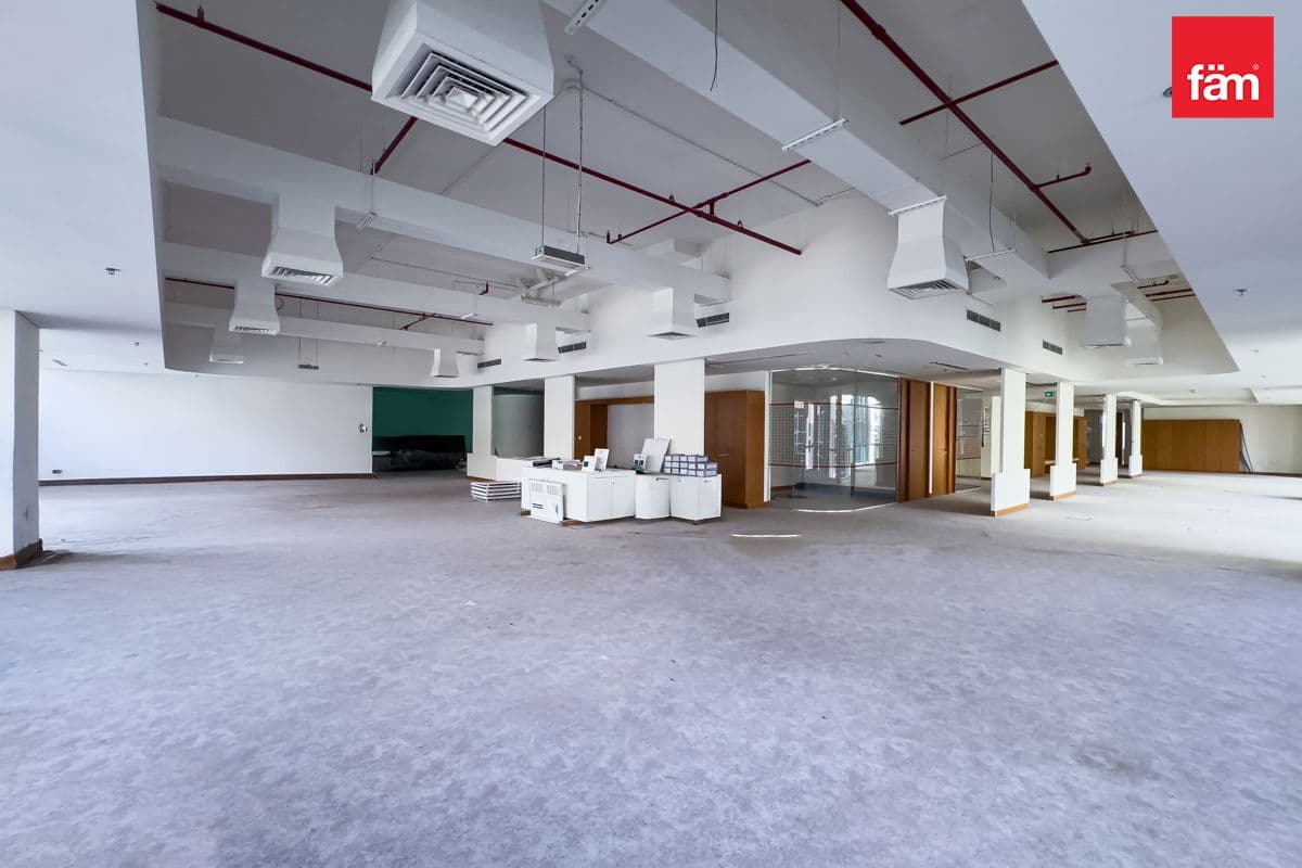 Vacant Office | Prime Location | Spacious