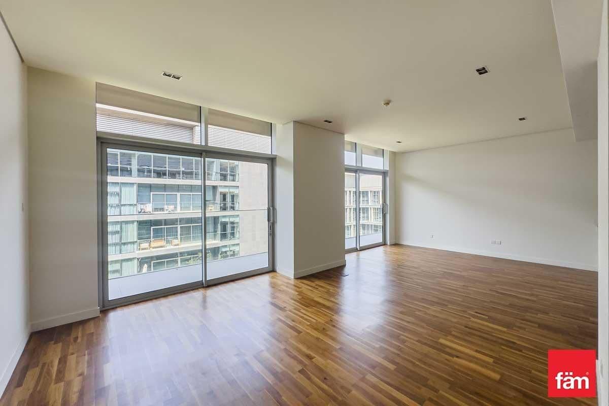 Spacious Apartment Tenanted| 2beds+Maids |NO Agent