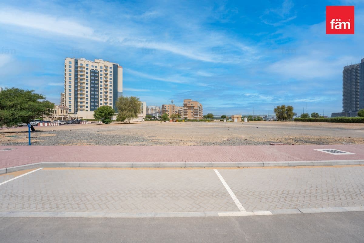 Prime Liwan Plots For Sale | Build 2 Units