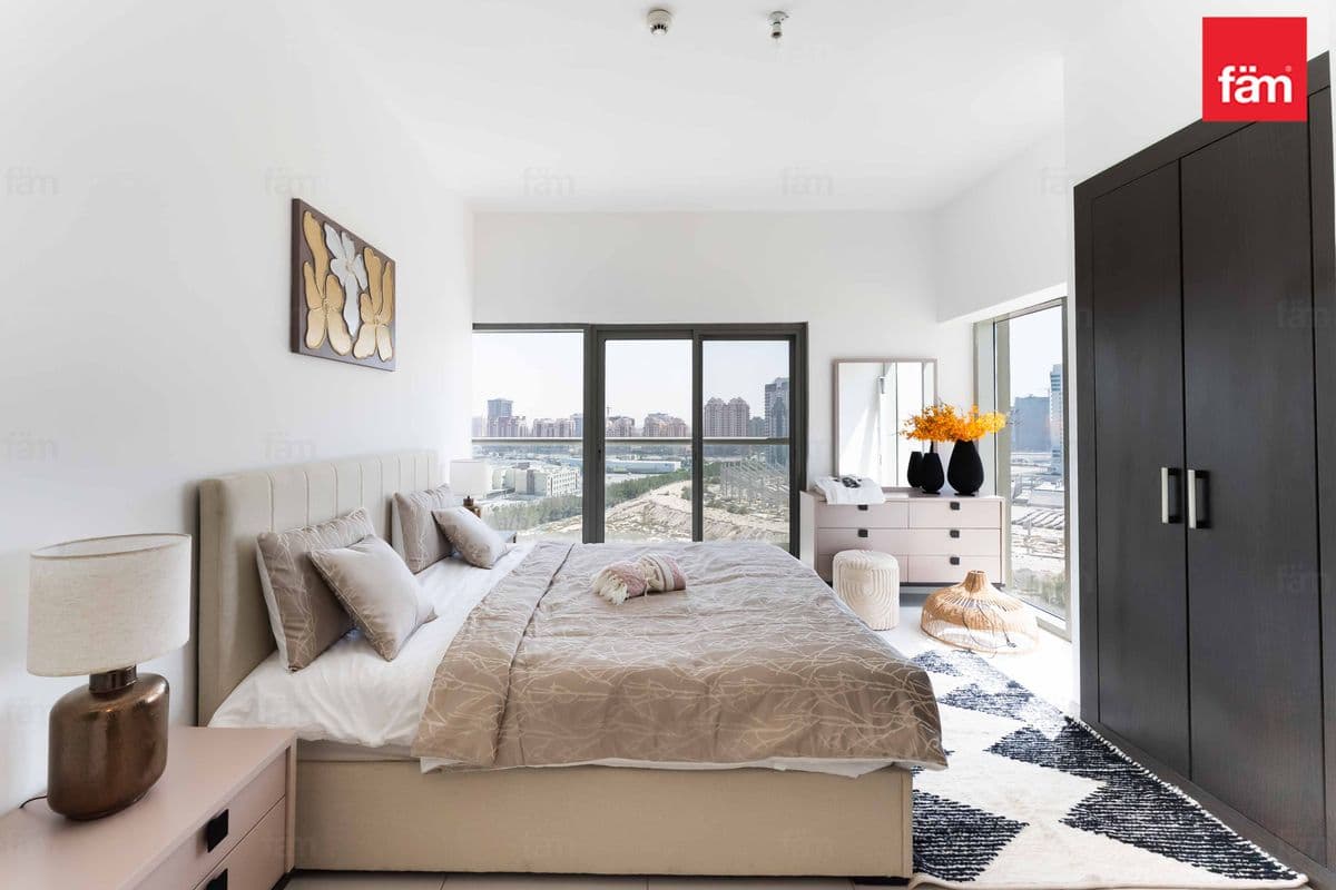 Vacant | Prime Location | Bright And Spacious