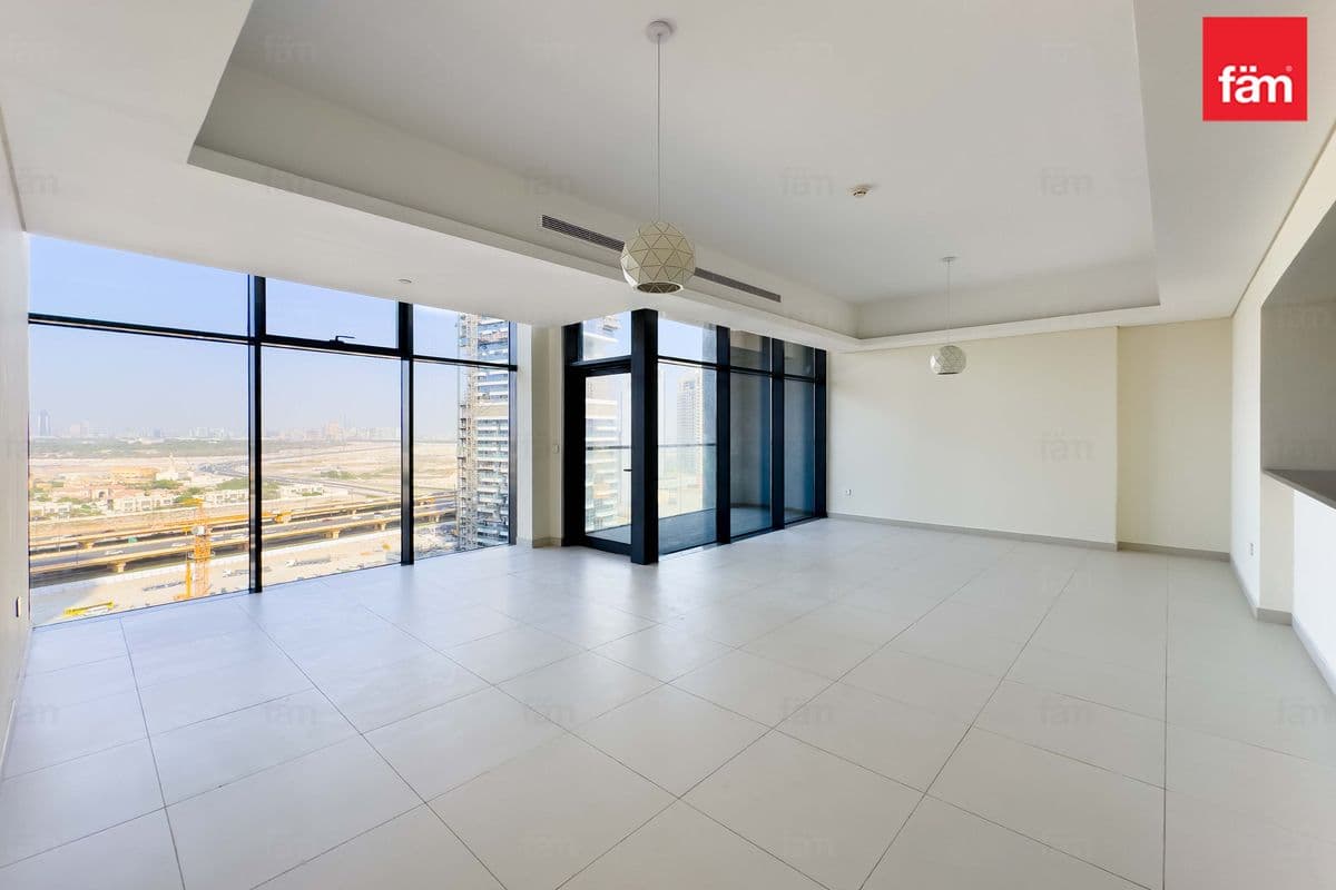 Below Market  Price | Vacant | Maid, Laundry Room