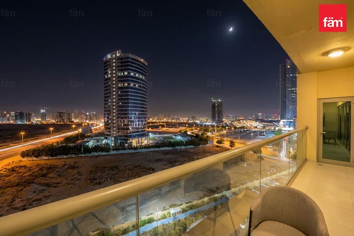 Prime Location | Floor To Ceiling Windows| Vacant