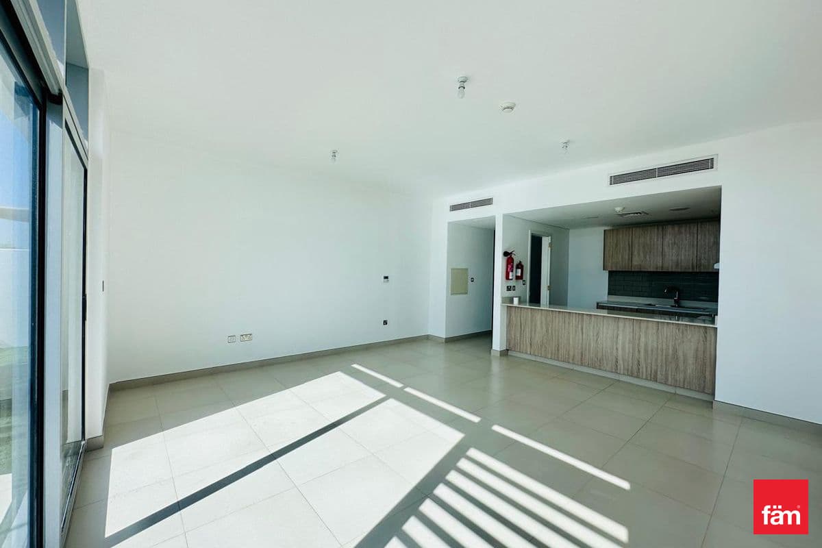 Vacant| Spacious | Study | Garden