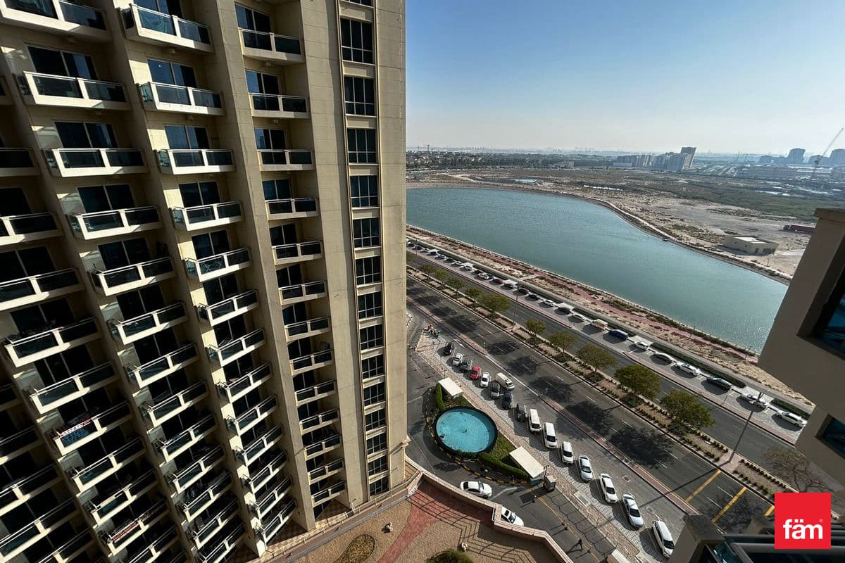 Vacant | Lake View | Studio Apartment | High Floor