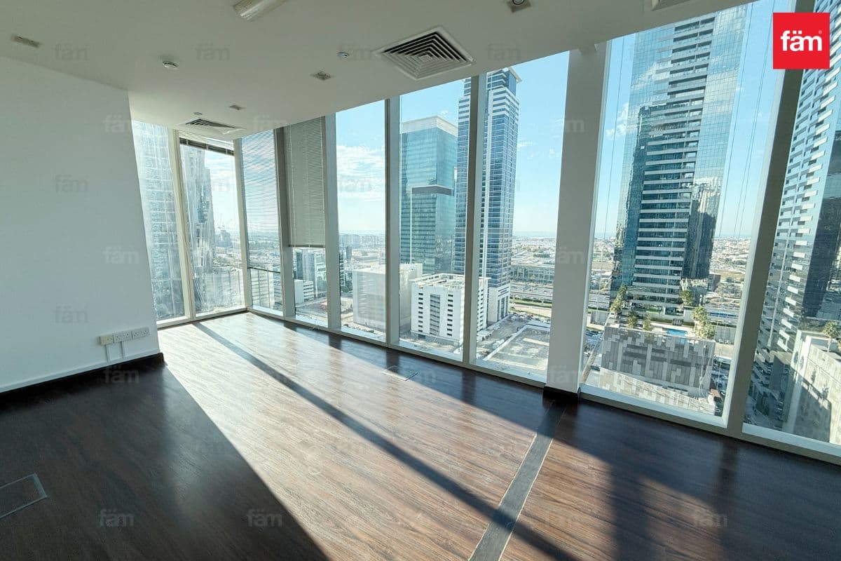Mear Metro | Prime Location | Community Expert