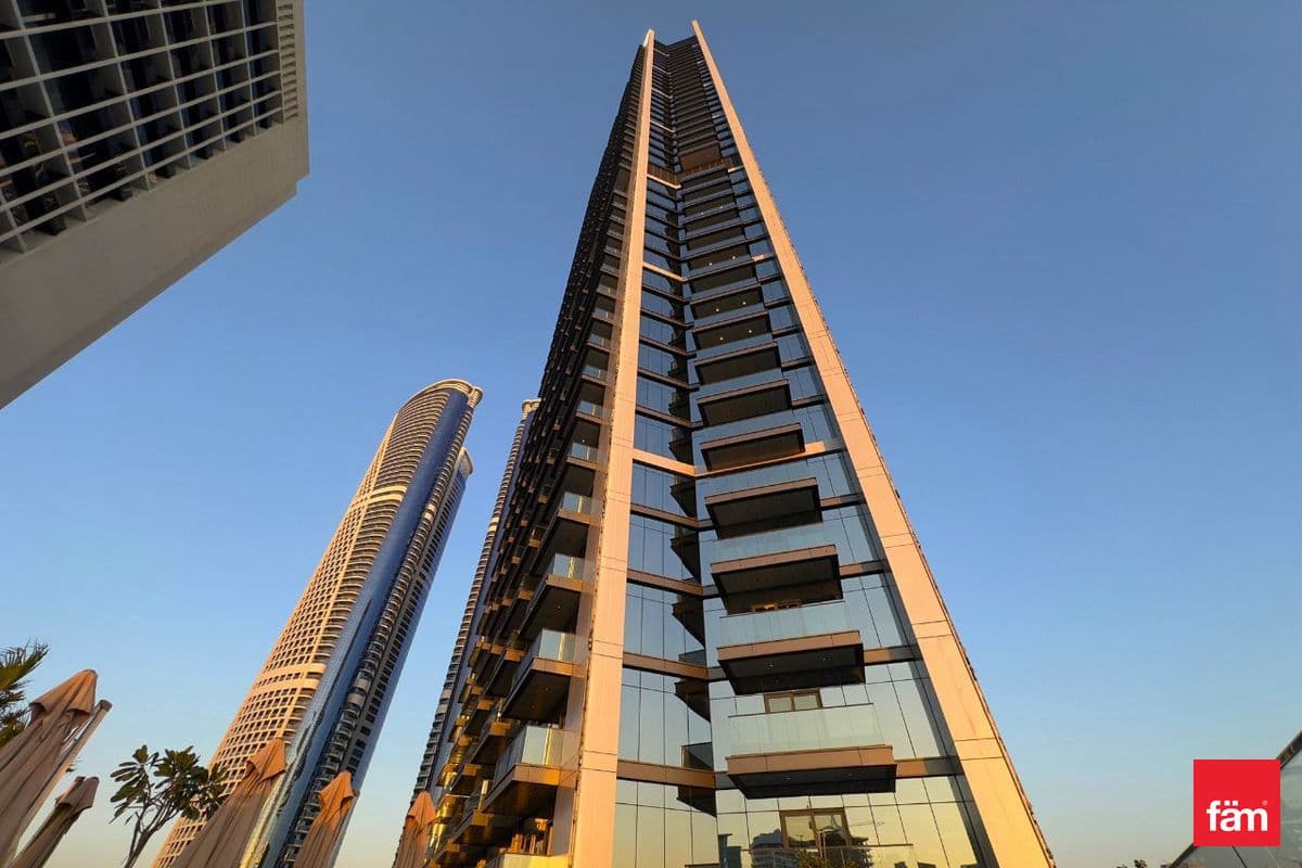 Exclusive|Prime Location | Vacant|Preferred Layout
