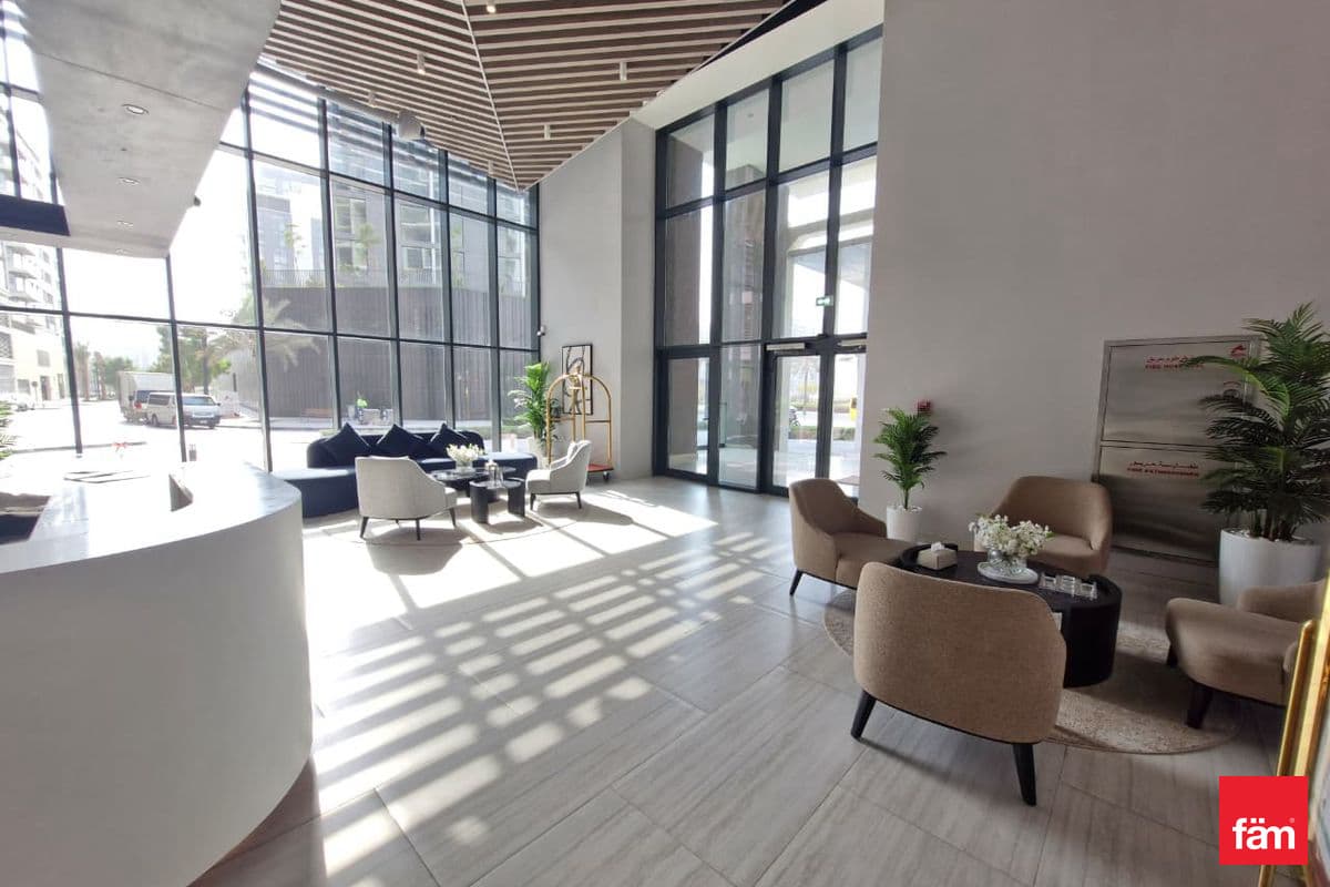 Close To Kings College | Spacious | High Floor
