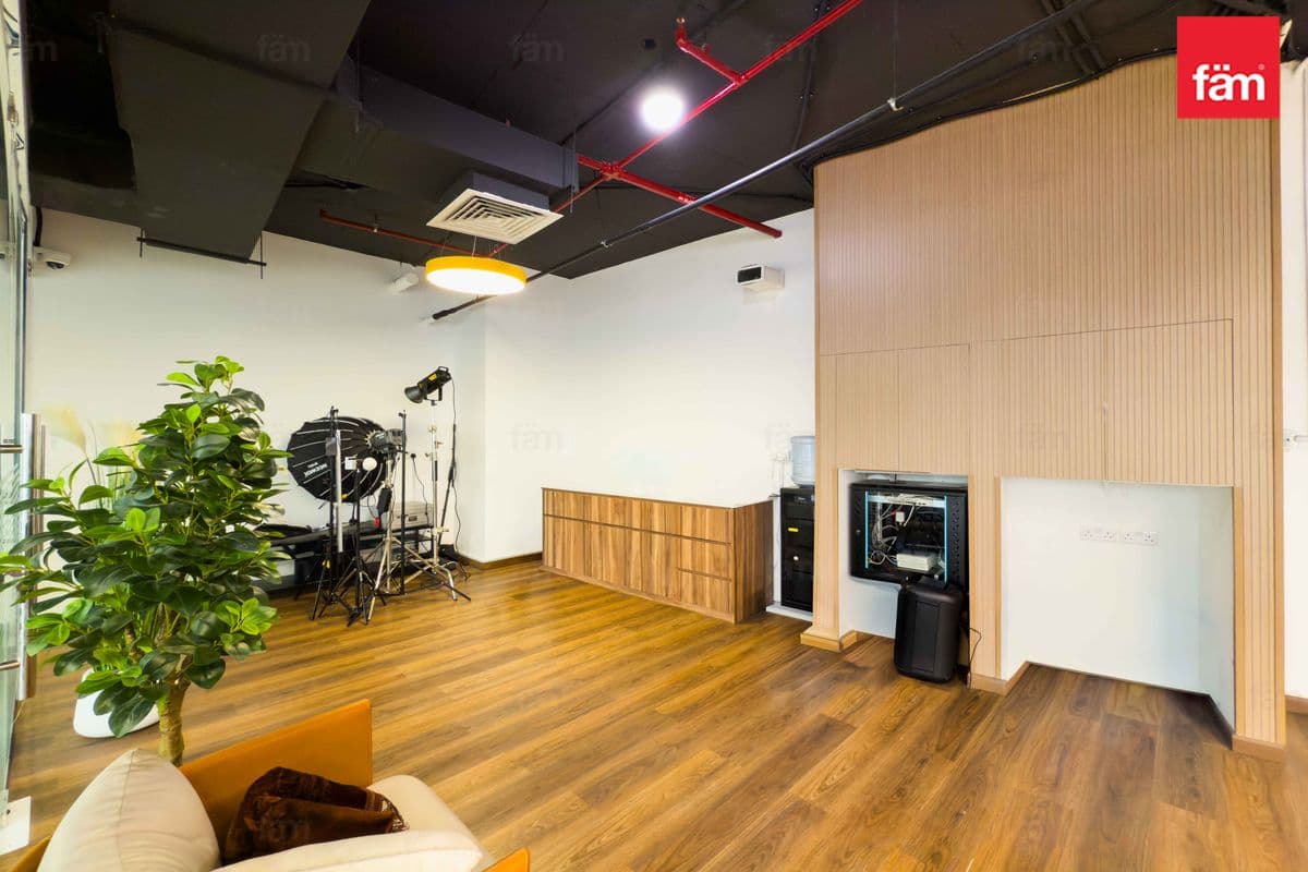 Tenanted | Two Offices Combined Into One Unit