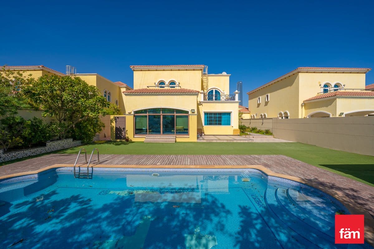 Upgraded | Private Pool & Garden | Vacant