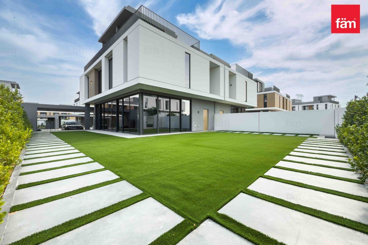 End Villa | Vacant Now | Large Plot | Green Belt