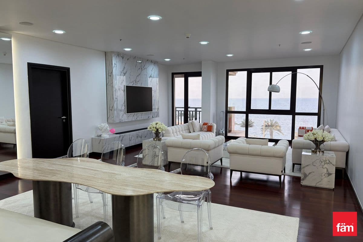 Huge Layout / Seaview / Vacant / Renovated