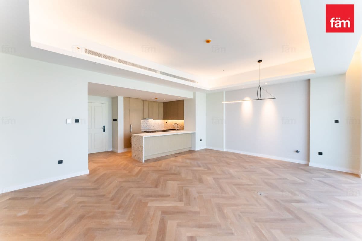 Large Layout | Luxury Living | Chiller Free