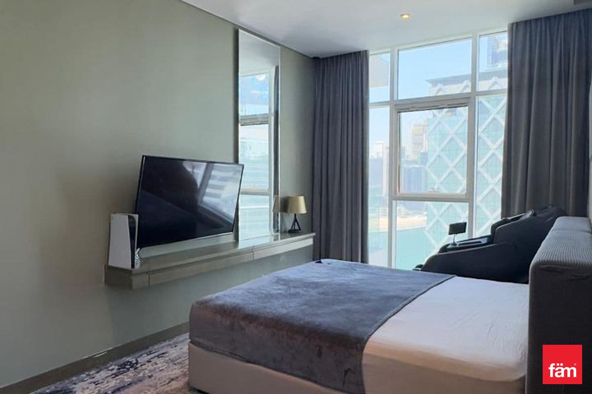 Premium Studio | High Floor | Canal View