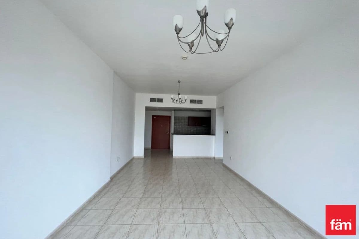 Exclusive Mid Floor 1br Community View