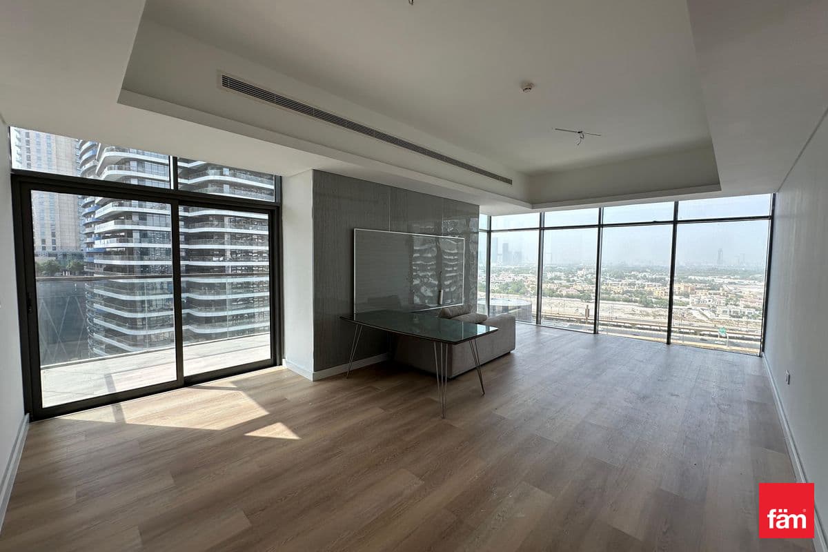 Rare 2br Maids  | Large Layout | Corner Unit