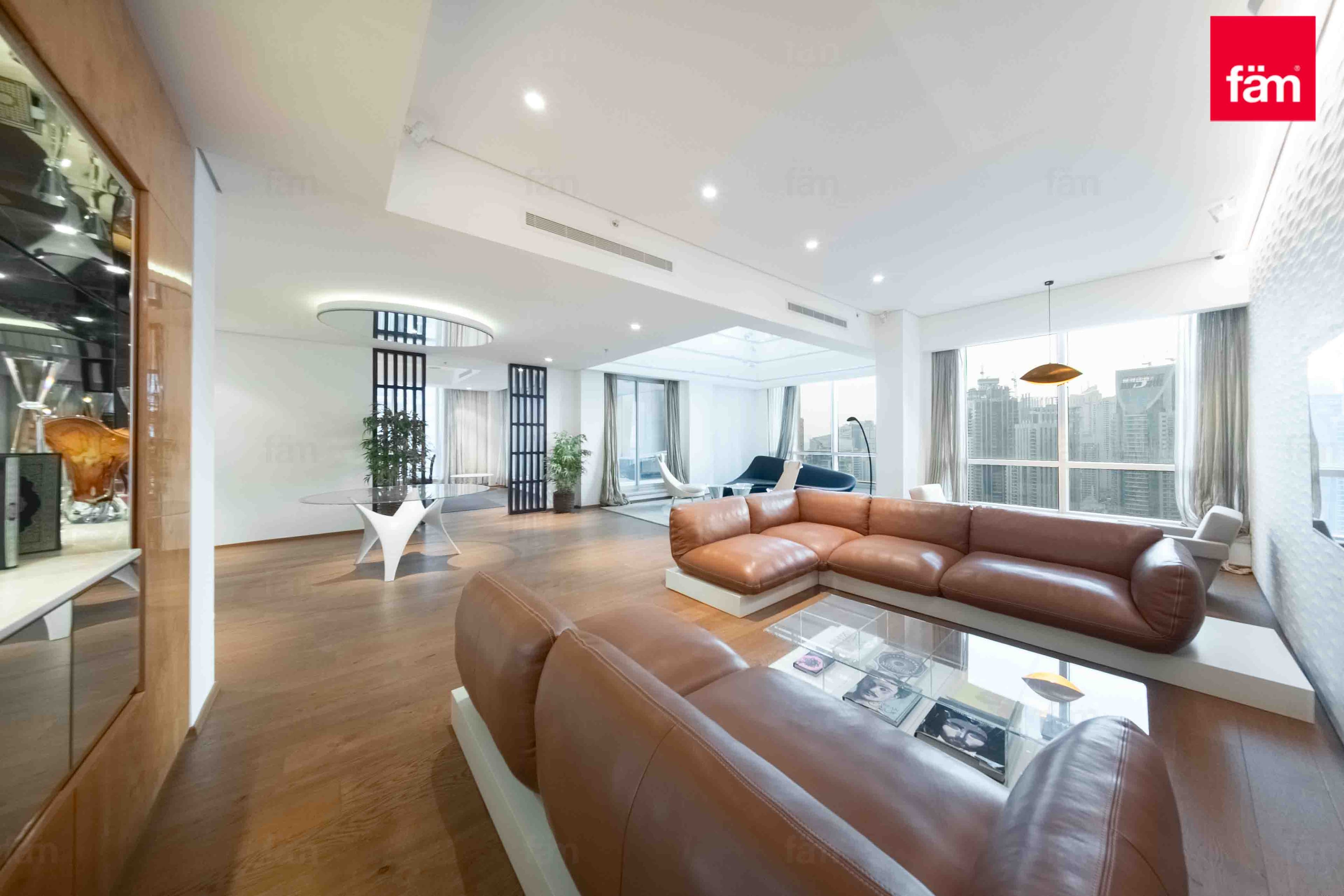 Luxury Duplex | Golf View | Private Office