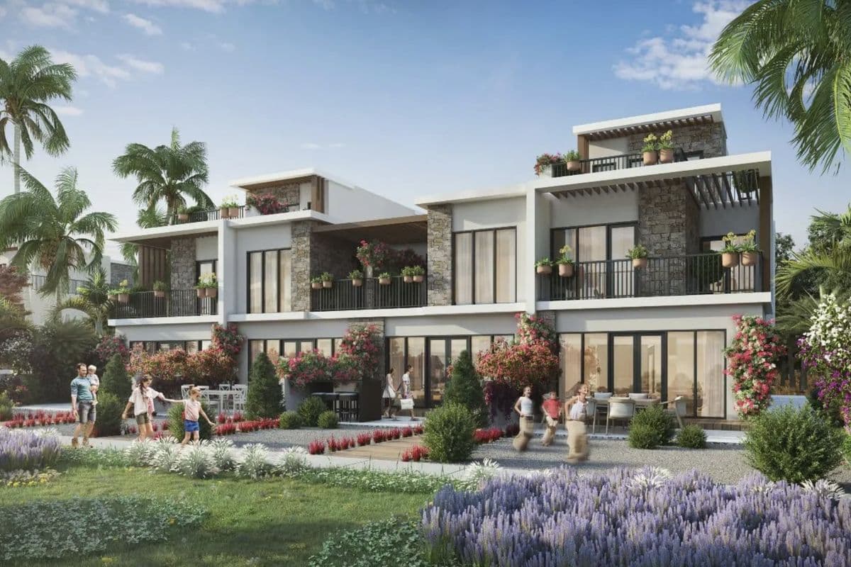 Luxrious 4 Bedrooms Townhouse Single Row