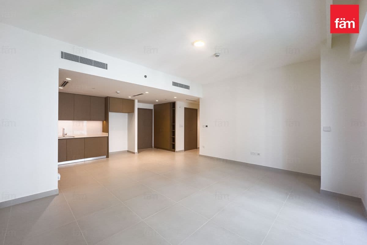Exclusive | Creek Tower View | Multiple Options