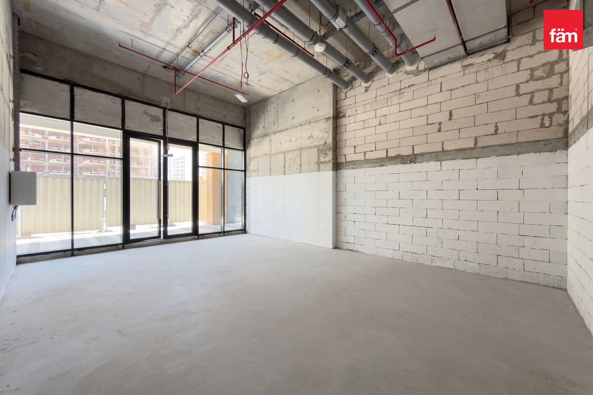 Beachfront Retail | High Footfall | Prime Location